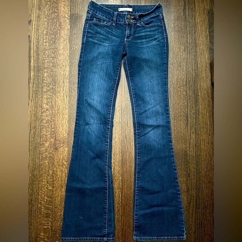 2/$12. PacSun Bullhead Flare Jeans. Size 3L.